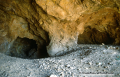 Εισοδος σε ενα σμυριδορυχειο, Σμυριδα Σμιριγλι Ναξος Emery mines Naxos, Σμυριδα Σμυριγλι Emery mine Ναξος Naxos